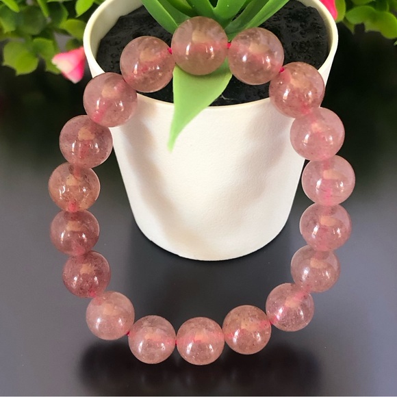 Strawberry Quartz 10mm Natural Stone Beads Stretchable Bracelet - Picture 1 of 2